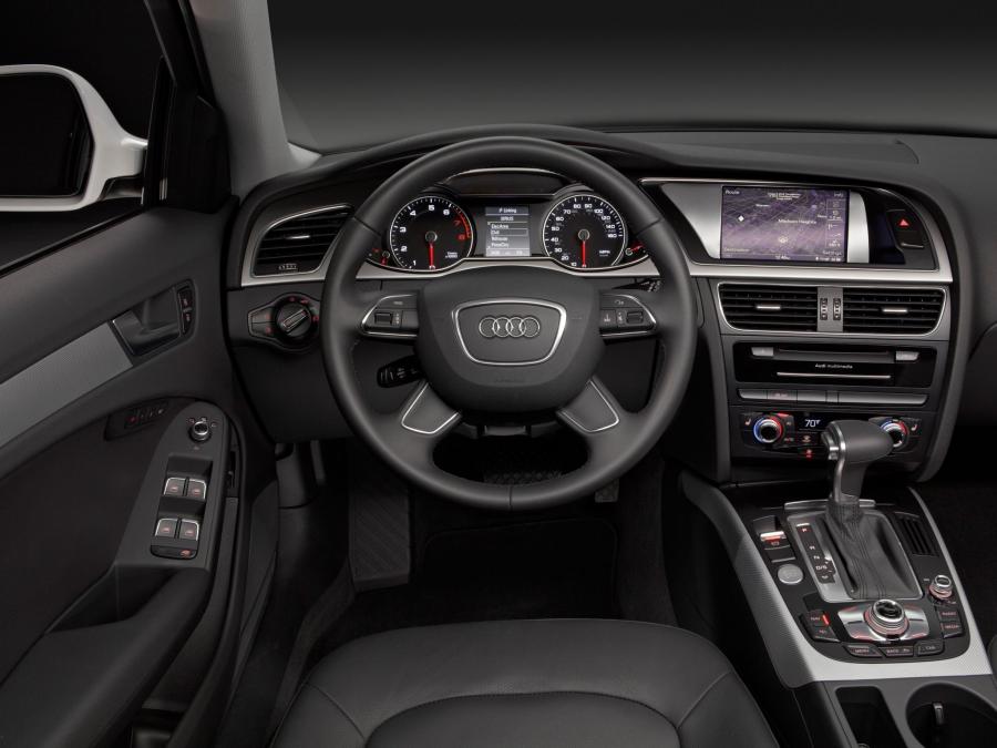 Торпедо Audi A4 Allroad 2.0T Quattro (B8, 8K) 2012 года  (NA) (фото 4 из 60)